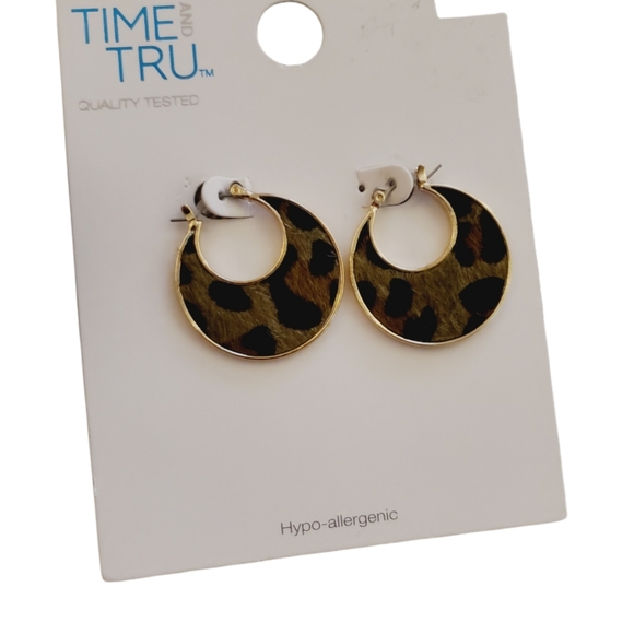 NEW Time and Tru Faux Fur Earring and Bracelet Set - Picture 3 of 6